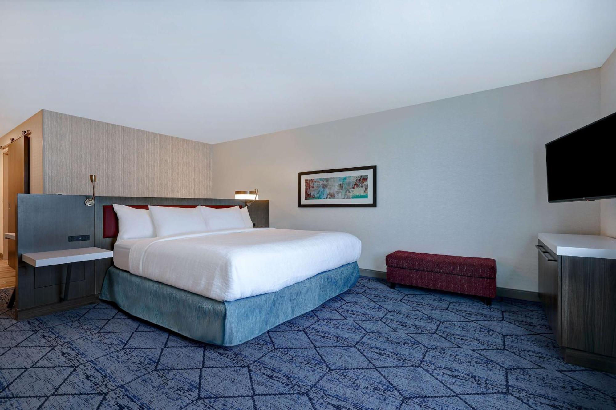 Hilton Garden Inn Сидар-Рапидс Экстерьер фото