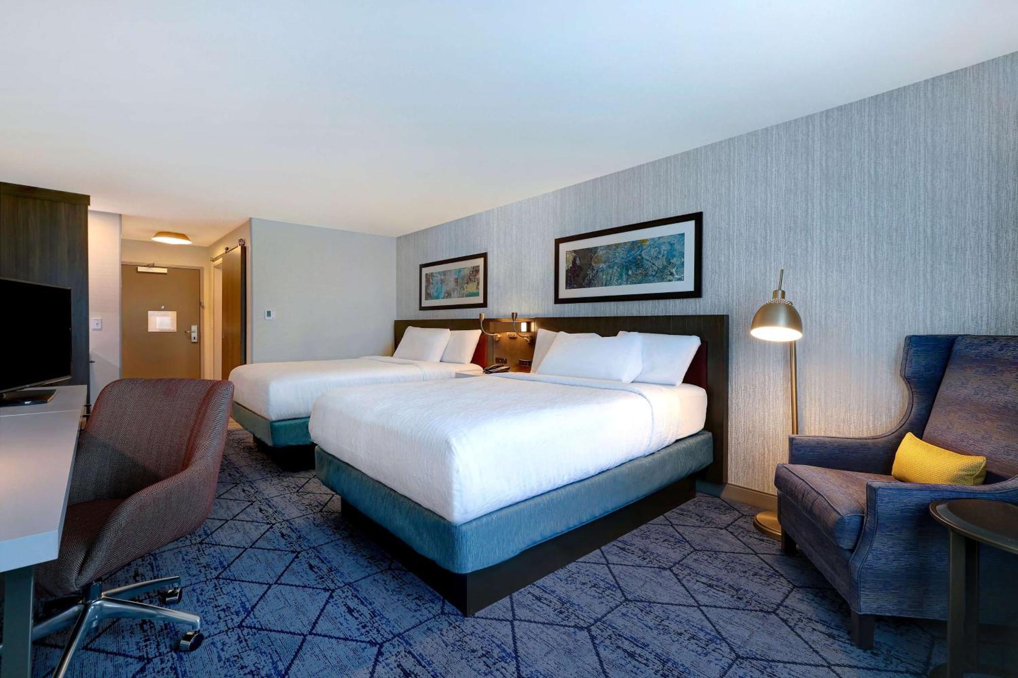 Hilton Garden Inn Сидар-Рапидс Экстерьер фото