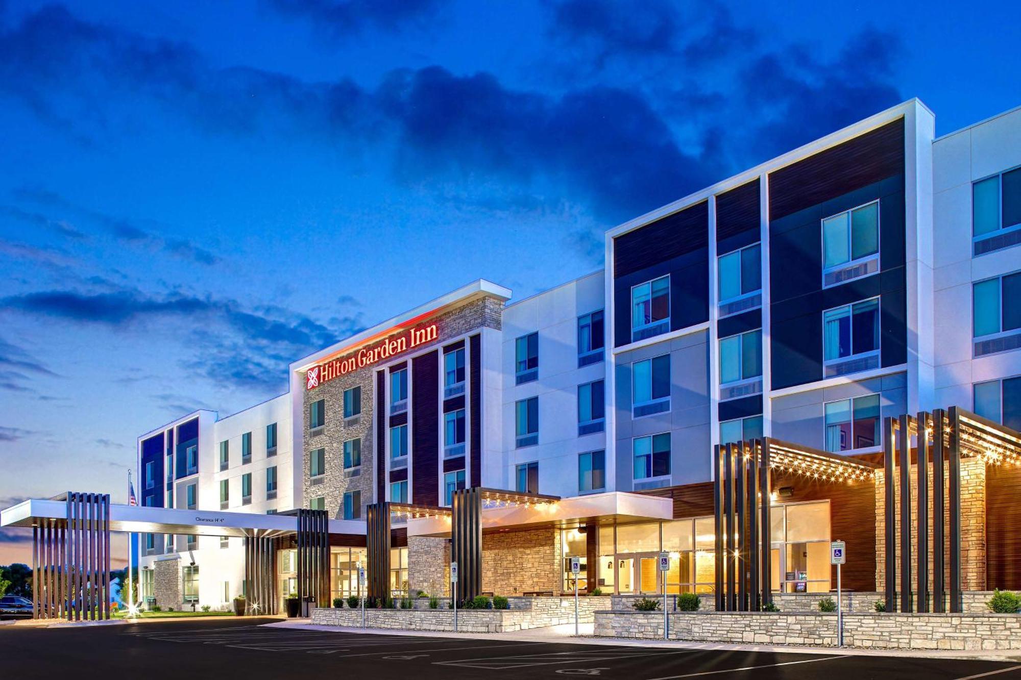 Hilton Garden Inn Сидар-Рапидс Экстерьер фото